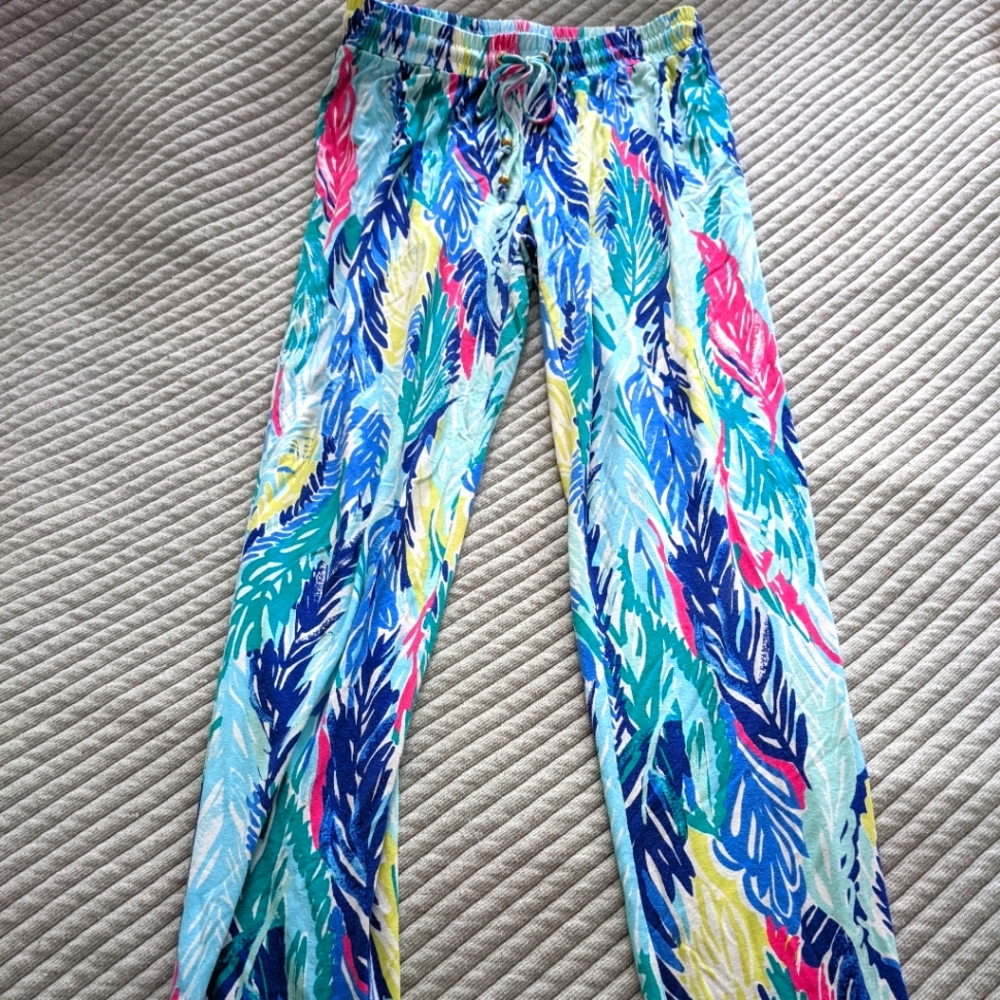 Cute and comfy knit pants.